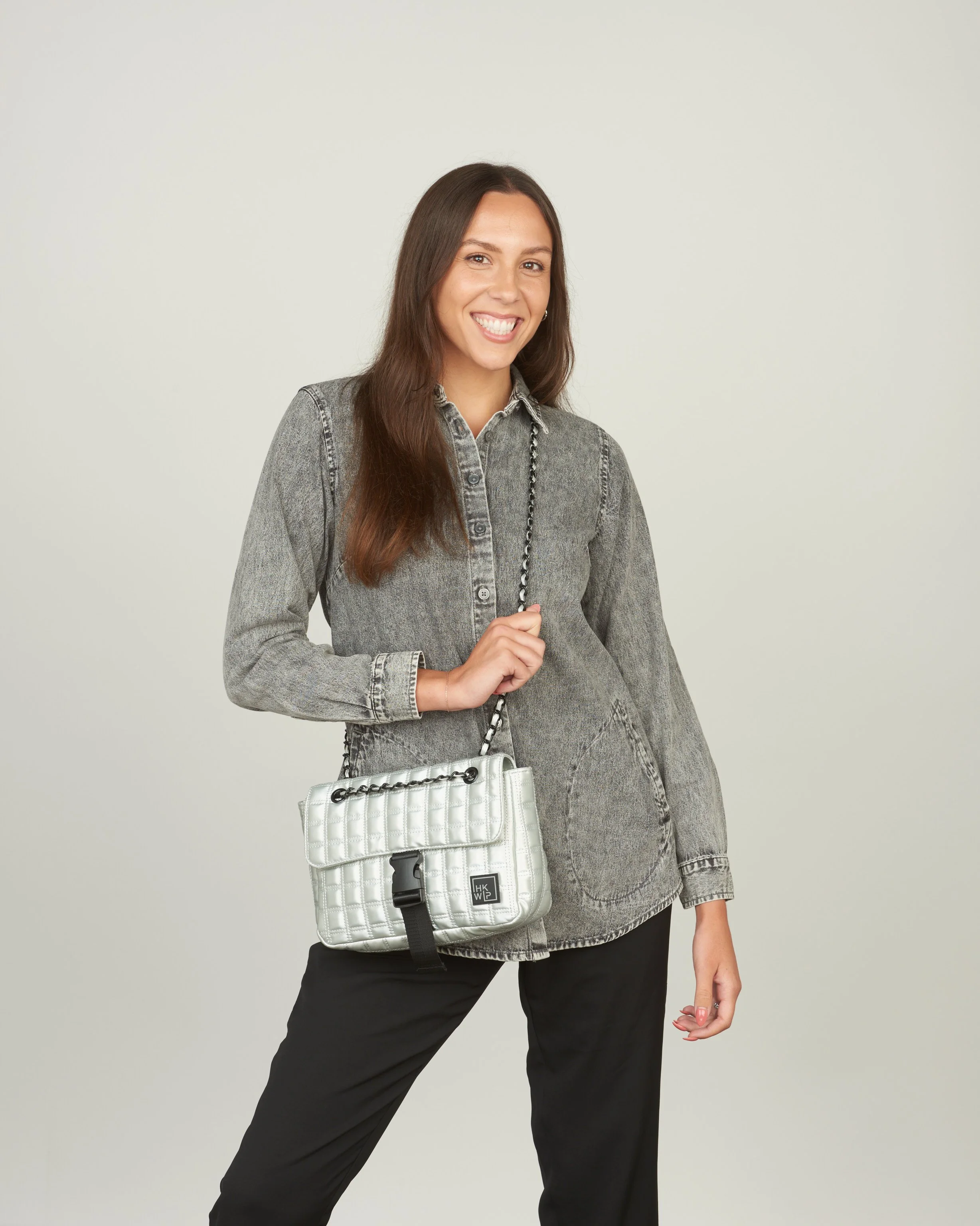 THE QUILTED CONVERTIBLE CHAIN SHOULDER BAG - SILVER METALLIC — IHKWIP